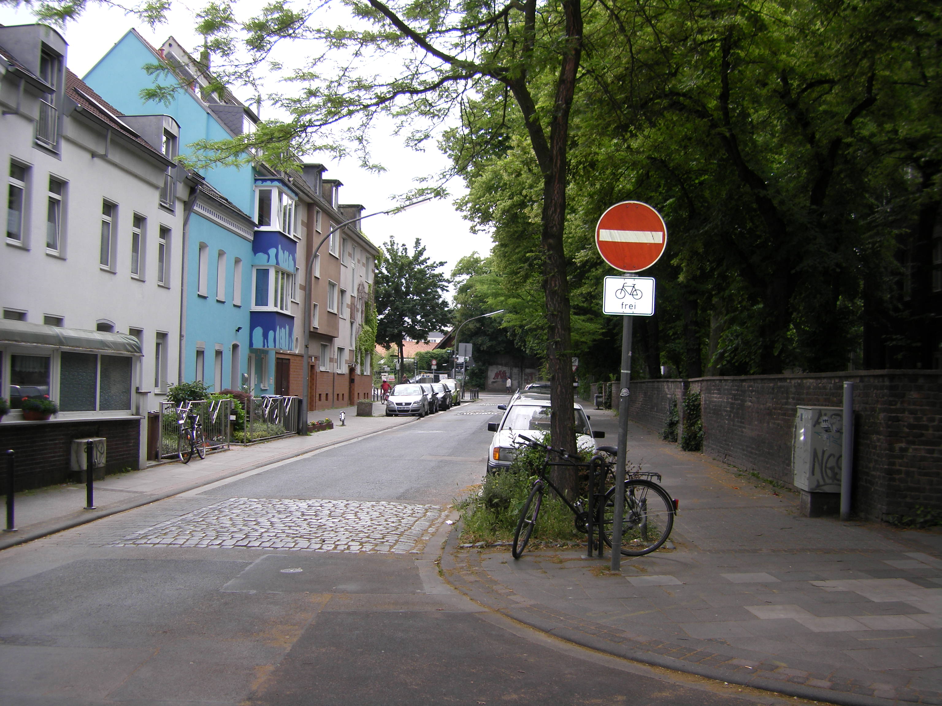 Fahrradinfrastruktur im Umfeld - geöffnete Einbahnstraße